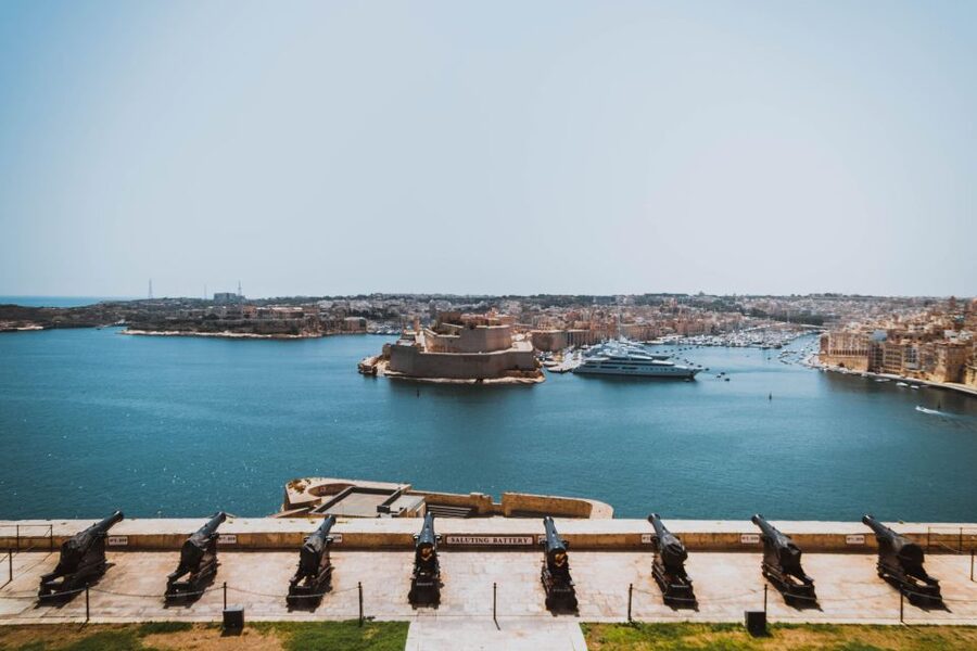 3 cities: Private Insider Walking Tour with Licensed Guide - Birgu’s medieval lanes and knightly walls