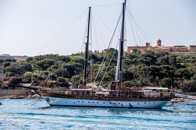 3 Island Cruise onboard Faith - The Malta bay stop: a short first swim