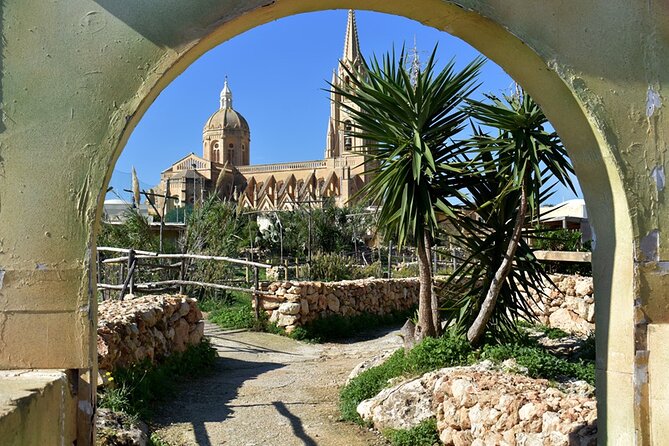 Christmas Tuk Tuk or Jeep tour in Gozo inc. Dinner - Tuk tuk or Jeep?