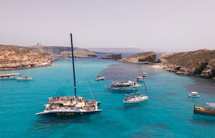 Comino: Blue Lagoon Catamaran Cruise with Lunch and Open Bar - The ride to Comino and the first swim