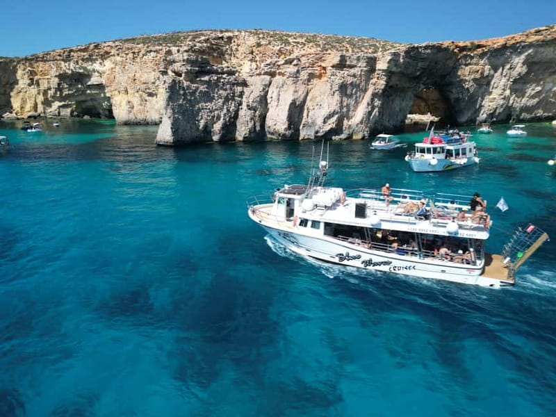 Comino Blue Lagoon & Crystal Lagoon - 3 Bay Cruise - Blue Lagoon: choose the boat over the shore