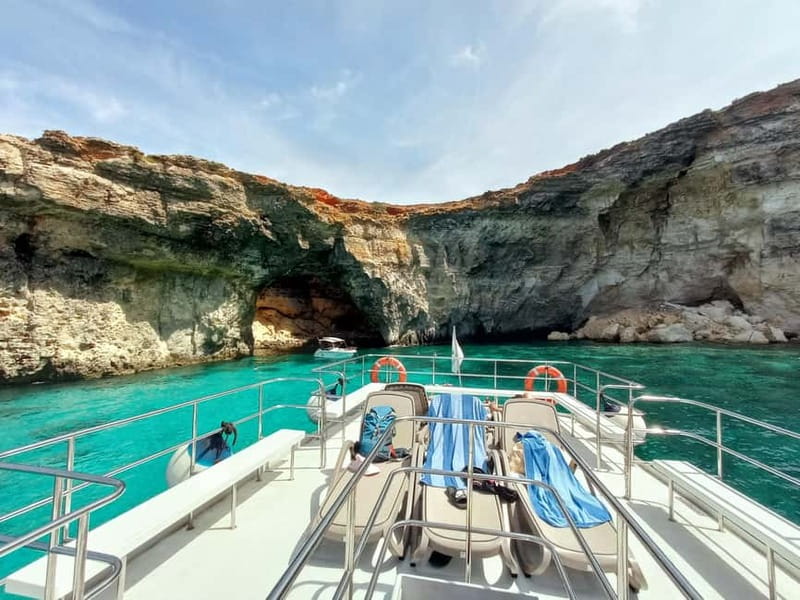 Comino Blue Lagoon & Crystal Lagoon - 3 Bay Cruise - Crew, pace, and route decisions