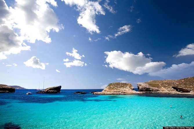 Comino Blue Lagoon Tour by Powerboat - The Comino sea caves by boat
