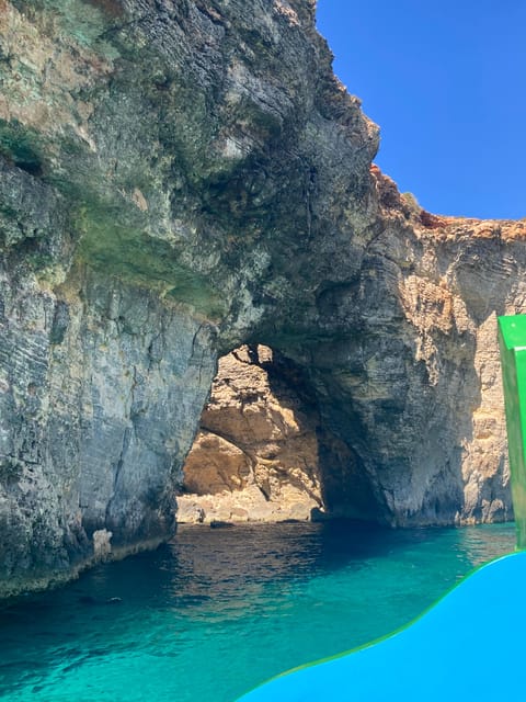 Comino: Private boat tour with Snorkeling activities & caves - San Niklaw Bay gives you another half-hour in the water