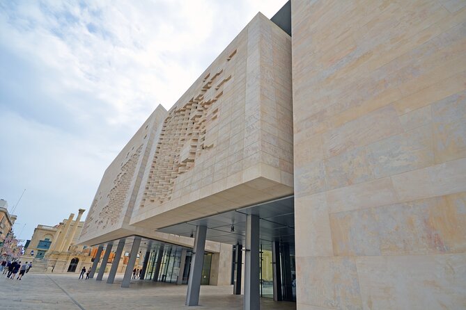Discover Valletta Half-Day Walking Tour - Auberge d’Italie and Palazzo Parisio