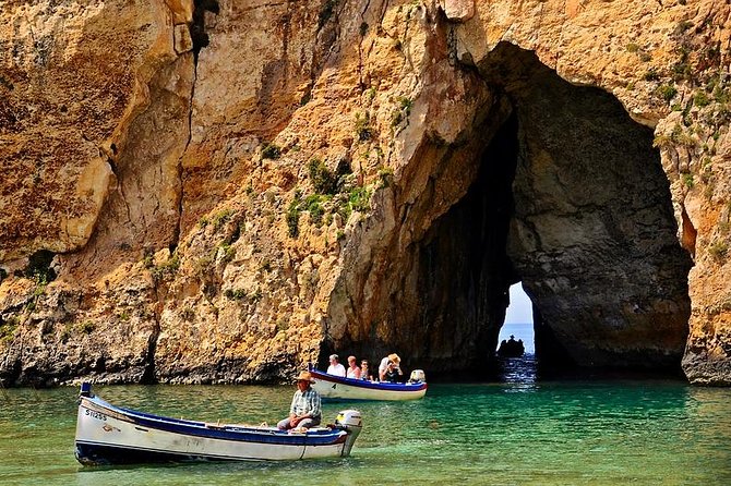 Discovering Gozo Full Day incl. Guide, Train & Ggantija Temples - A long but simple way to reach Gozo