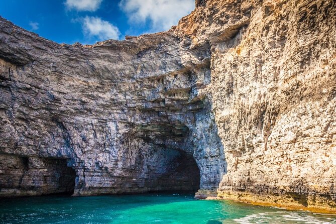 Explore Comino, Blue Lagoon & Caves - Private speed boat - Timing, pickup, and the fuel charge