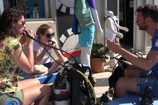 First scuba diving experience with instructor - Malta - Health rules and the flight warning