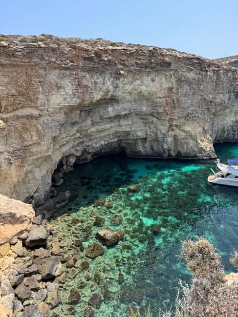 From Sliema: Comino & Blue Lagoon Trip - Including Boat Ride - An adult group with an international feel