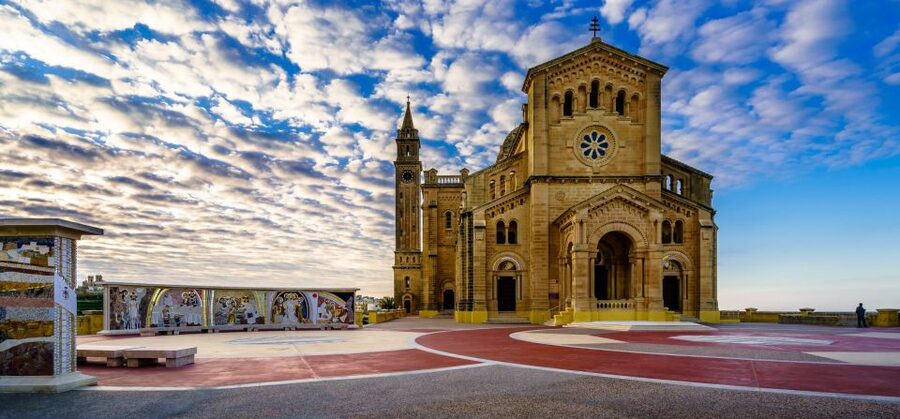 From Sliema: Gozo, Comino & The Blue Lagoon Boat & Bus Tour - Who will get the most from this day