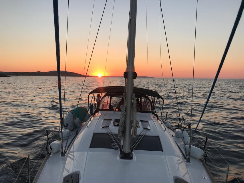 From Valletta: Romantic Sunset Cruise on a Sailing Yacht - Birgu, Senglea, and Cospicua from the water