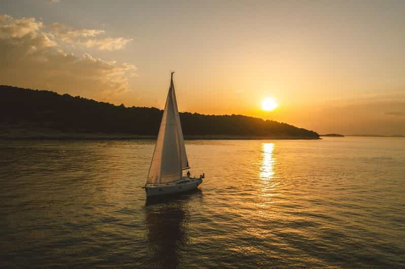 From Valletta: Romantic Sunset Cruise on a Sailing Yacht - Leaving Marina di Valletta for the Grand Harbour