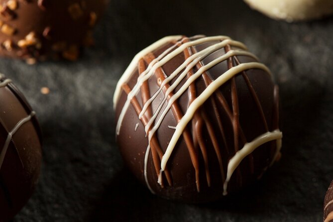 Gin and Chocolate Pairing Workshop in Malta - The first tasting: Malta’s small-batch Island8 gin