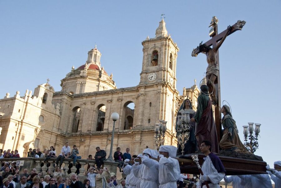 Good Friday Easter Procession with Commentary and Transport - Taking your place near the procession route