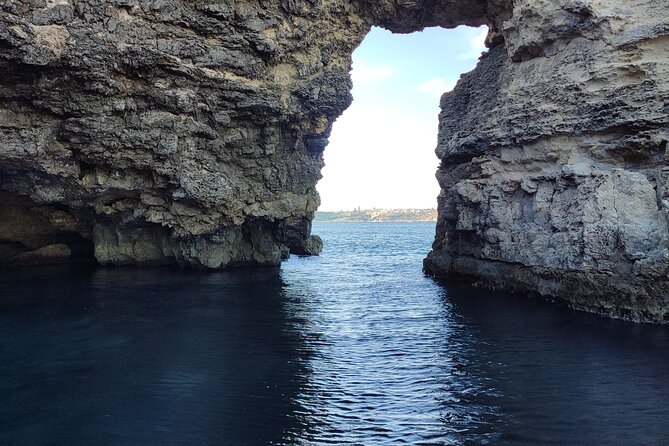 Gozo: 20 minute Comino Cave Tour + Blue Lagoon Drop off - Blue Lagoon: beautiful water, serious crowds
