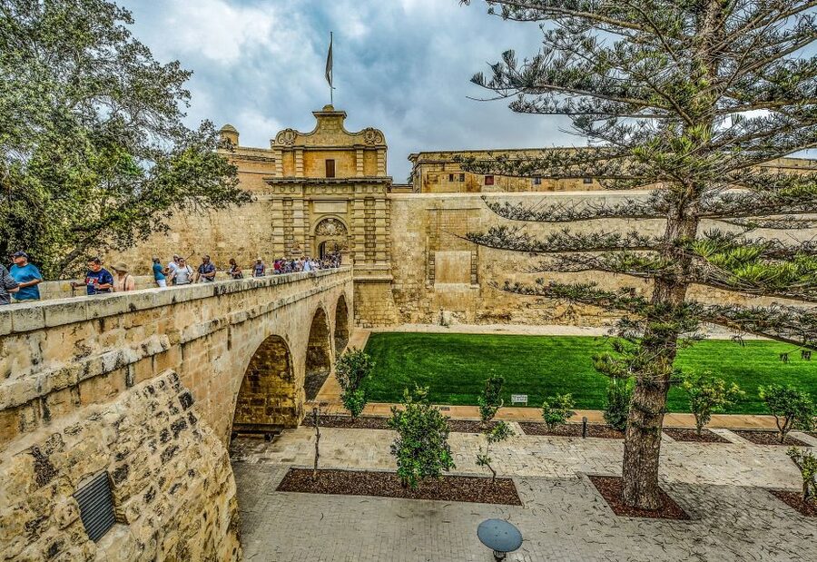 Guided Private Malta or Gozo Highlights Tour with Transfer - Valletta gives you a strong start