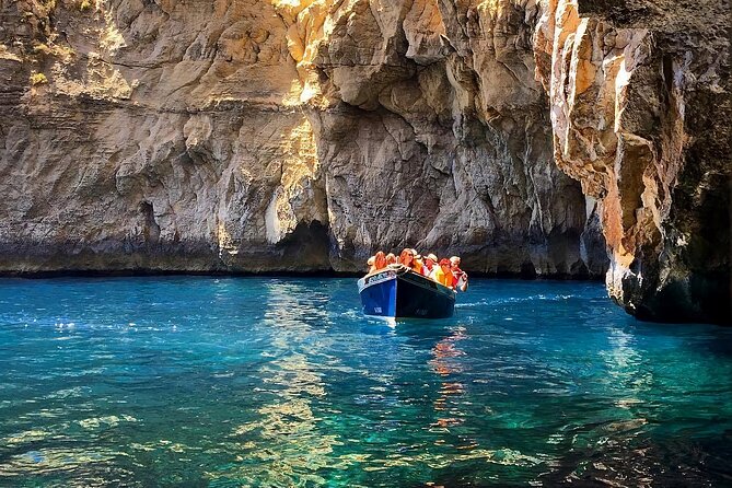 Half Day Tour in Marsaxlokk Village, Market, Blue Grotto & Qrendi - The guide and group experience