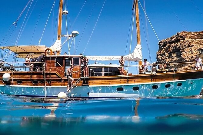 Malta: Around Comino Cruise and Gozo Jeep Tour with Lunch - Gozo by 4x4, from Mgarr to Qala
