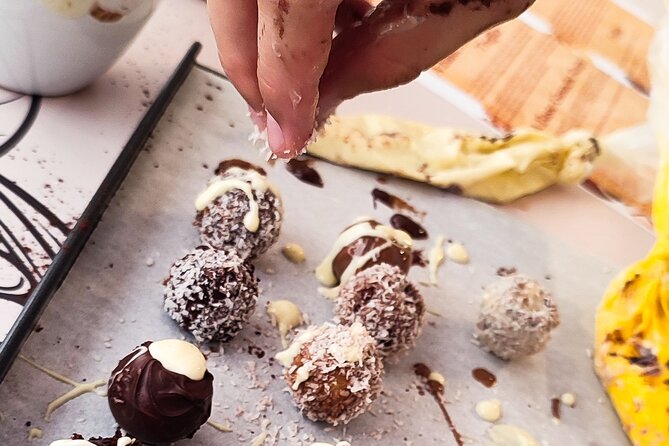 Malta Chocolate Factory Gin and Truffle Making Experience - Why the ganache lesson matters