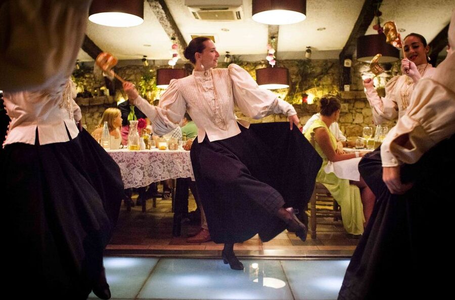 Malta: Folklore Dinner Show at a Traditional Restaurant - When dinner turns into a disco