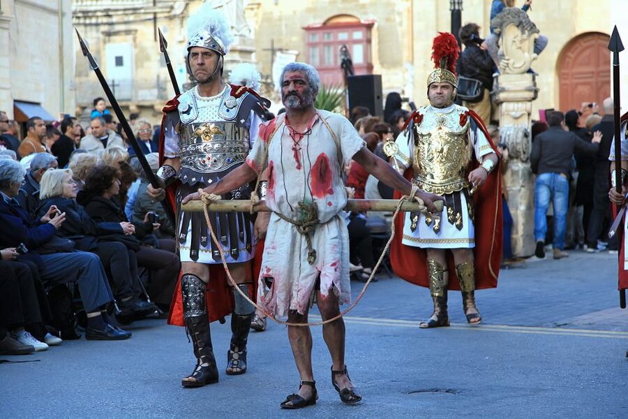 Malta: Good Friday Afternoon Procession with Transportation - Clothing, access, and comfort