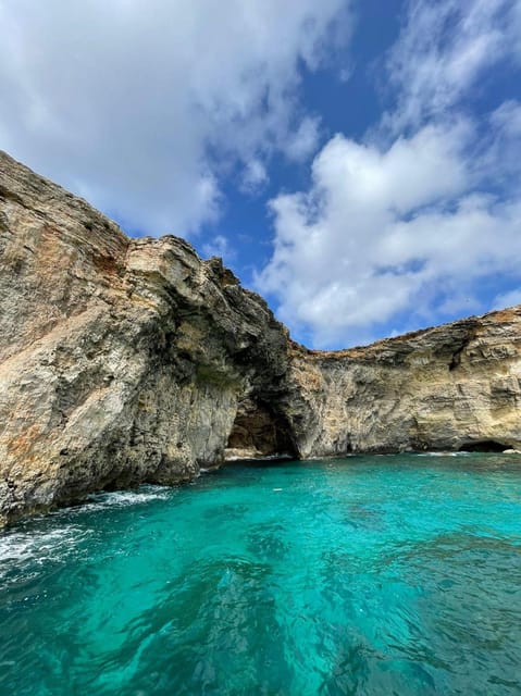 Malta: Gozo Comino and Blue Lagoon Boat Tour with Swim Stop - Blue Lagoon, with a practical way to handle the crowds