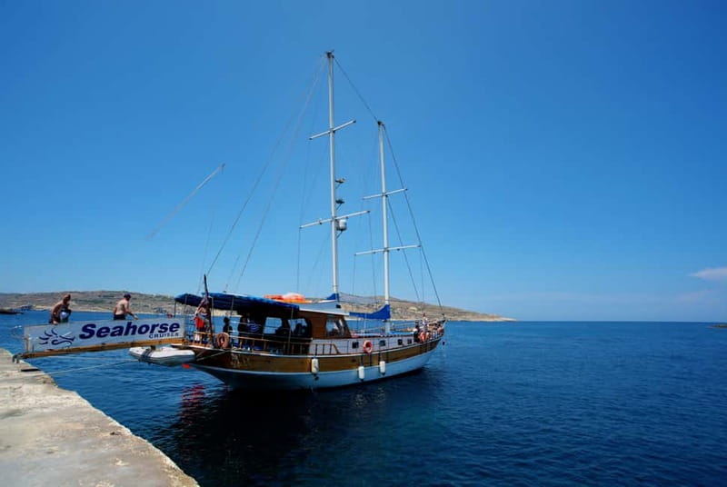 Malta: Gozo, Comino Island and Blue Lagoon Cruise - Santa Maria caves and the return to Bugibba