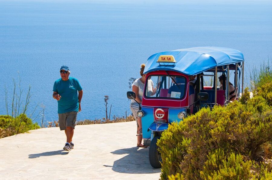Malta: Gozo Full-Day Tuk-Tuk Tour and Lunch - Key points at a glance