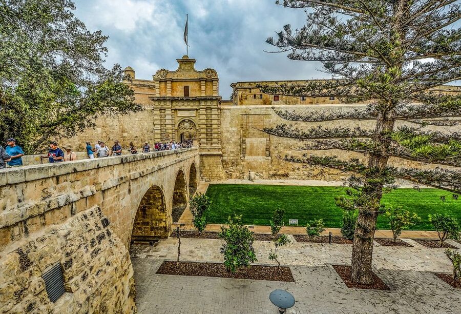Malta: Highlights of Malta & Mdina Full Day Tour with Lunch - Transport, group size, and the pace of the day