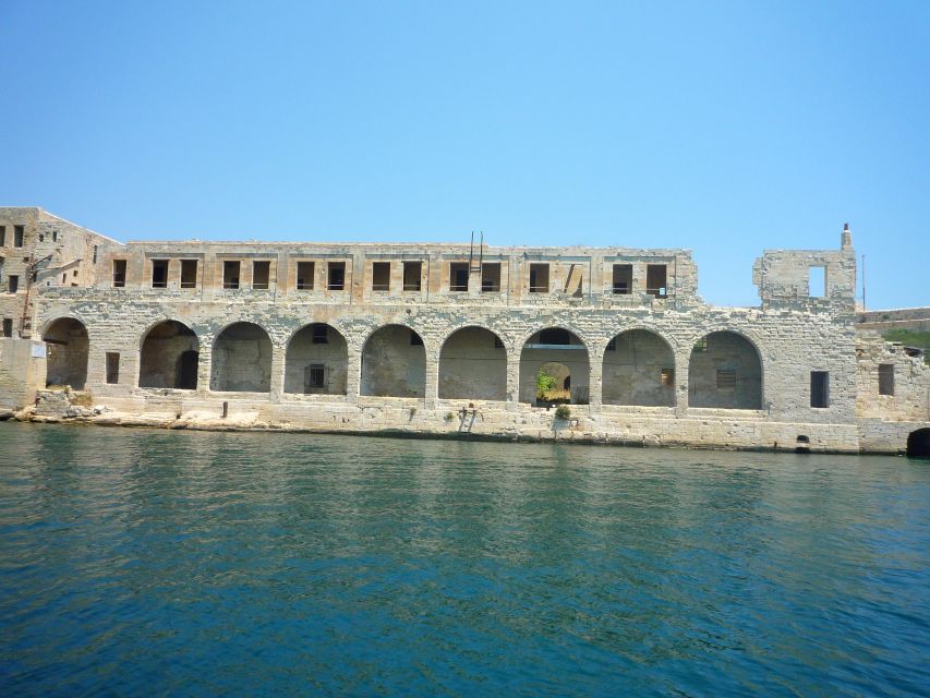 Malta: Panoramic Cruise around Malta's Harbours and Creeks - Marsamxett Harbour: forts, marinas, and working Malta