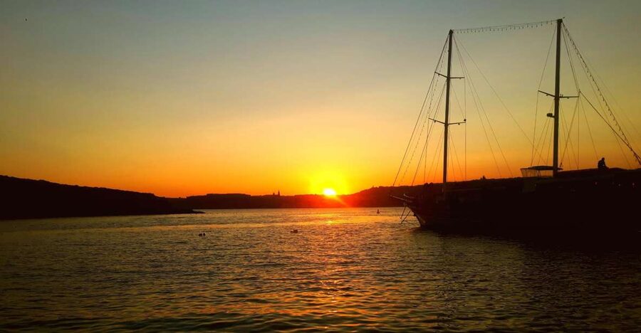 Malta: Private Sunset Boat Trip to Comino and Blue Lagoon - Key points at a glance