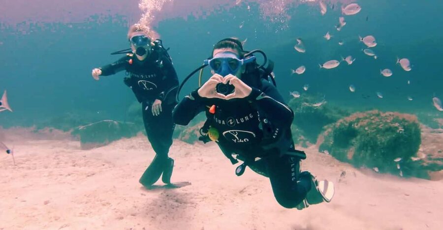 Malta, Scuba diving with instructor - Why a four-person group helps beginners