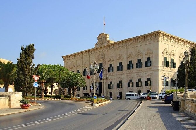 Malta Shore Excursion: Private Tour of Historic Palaces and Noble Homes - Transport, timing, and the cruise-port plan