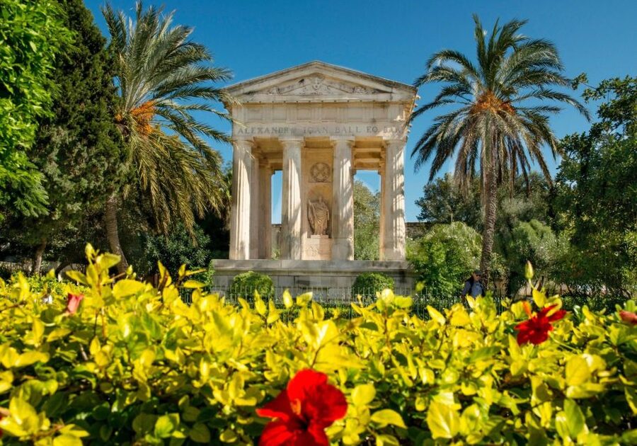 Malta: Sightseeing Shore Excursion for Cruise Passengers - Valletta brings the grander setting