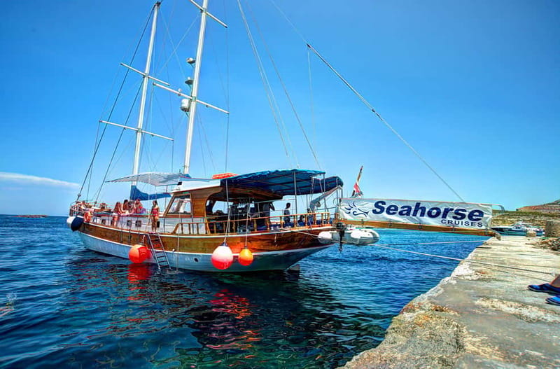 Malta: Sunset Cruise to Blue Lagoon and Caves - Why sunset is the smart time for Comino