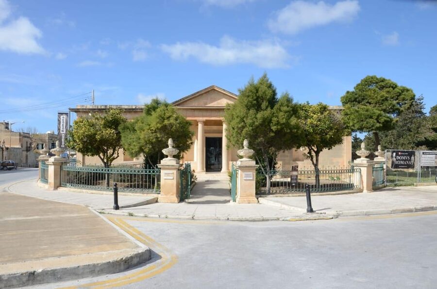 Malta: Tuk Tuk Tour around Rabat, Dingli and Mdina - A gentle start beside the Domus Romana