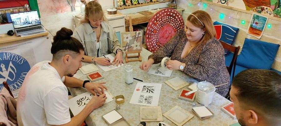 Maltese Tile - Souvenir painting workshop with local - Inside Clive’s traditional Maltese townhouse