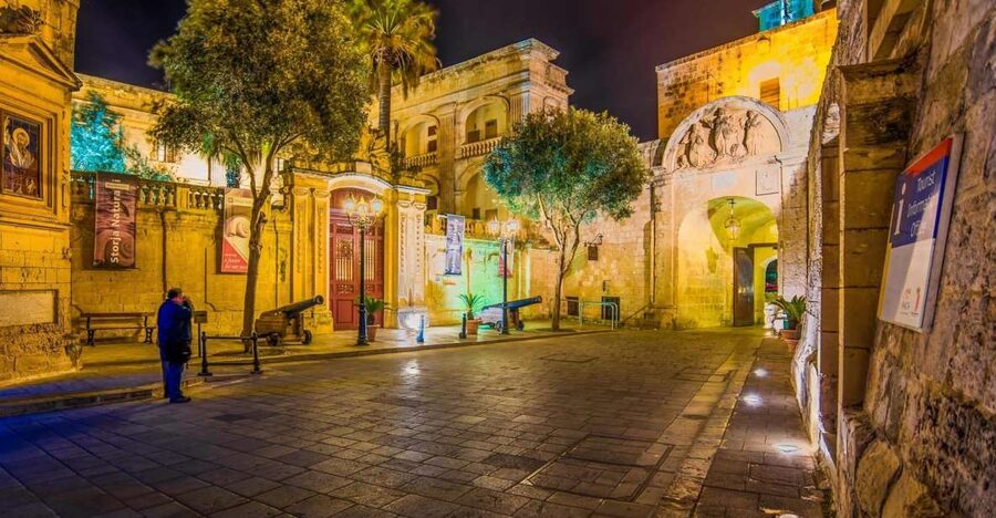Mdina: Valletta Waterfront Area, Mdina, and Rabat Night Tour - Key points to know before booking