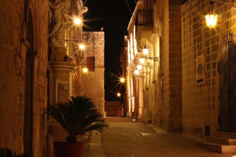 Mdina: Valletta Waterfront Area, Mdina, and Rabat Night Tour - Rabat’s narrow streets and old balconies