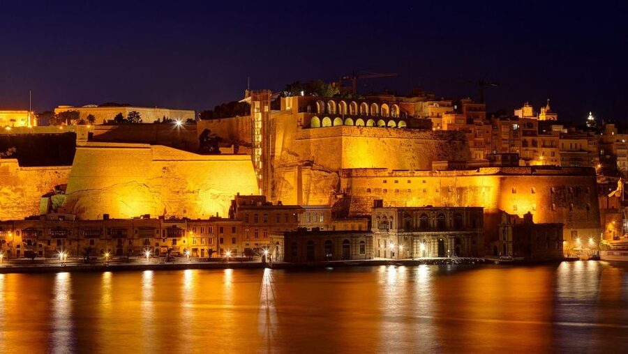 Mdina: Valletta Waterfront Area, Mdina, and Rabat Night Tour - Inside the Silent City after sunset