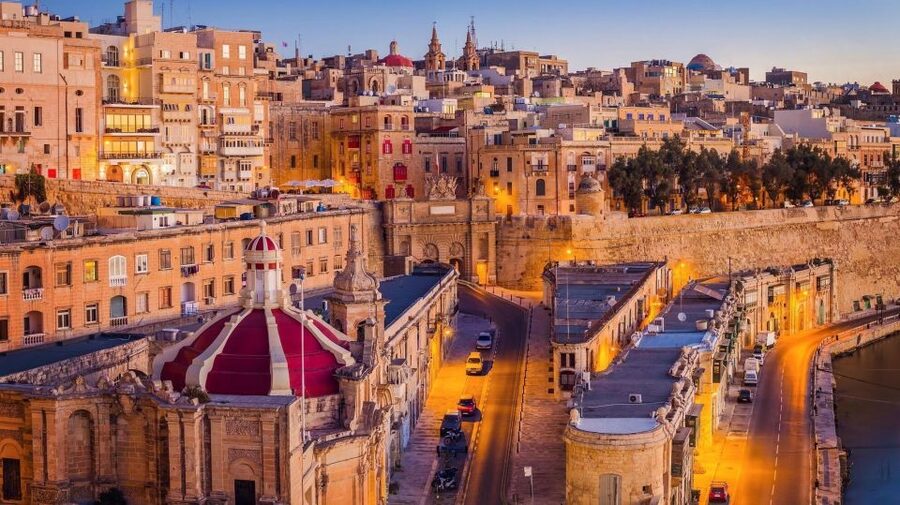 Mdina: Valletta Waterfront Area, Mdina, and Rabat Night Tour - The guide can make or break the evening