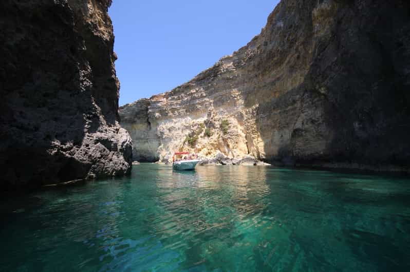 Mellieha: 3:00pm Speedboat round Comino Caves 2h Blue Lagoon - Key points to know before you book