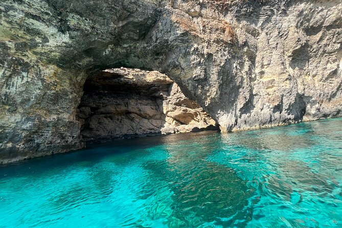 Private Boat Charter: Gozo, Comino, Blue Lagoon, Crysral Lagoon - Blue Lagoon: beautiful water, busy edges