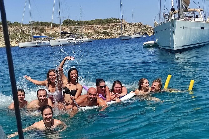 Private Boat Charter to Comino Blue Lagoon - A private day from Ta’ Xbiex to Comino