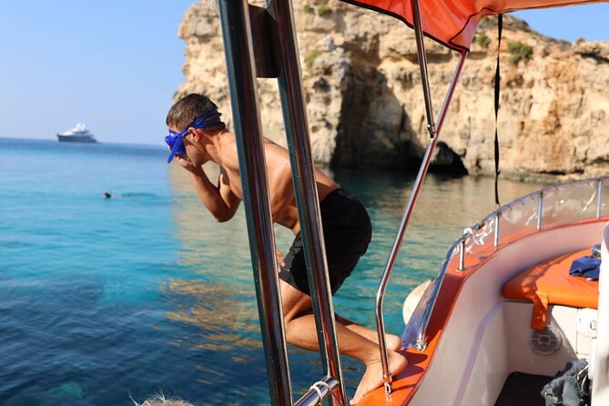 Private Boat Tour at Comino's Blue Lagoon and Crystal Lagoon - A fast, private look at Comino