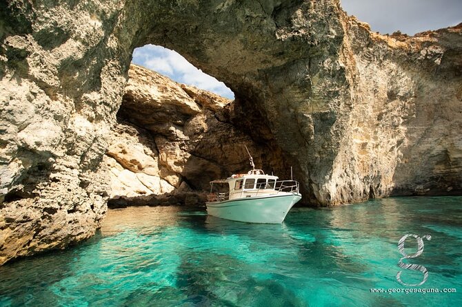 Private Boat Tour Experience with Snorkeling Blue Lagoon and Comino - Key points before you book