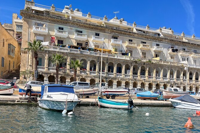 Private Harbor Cruise - Marsamxett & Grand Harbor Valletta - Entering Grand Harbour and seeing Valletta from below