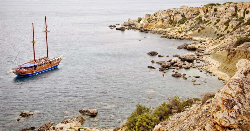 Sliema: Gozo/Comino Blue Lagoon Gulet Cruise w/ Lunch+Drinks - Comfort, Crowds, and Sea Conditions