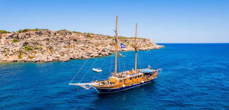 Sliema: Gozo/Comino Blue Lagoon Gulet Cruise w/ Lunch+Drinks - Along Malta’s Northern Coast