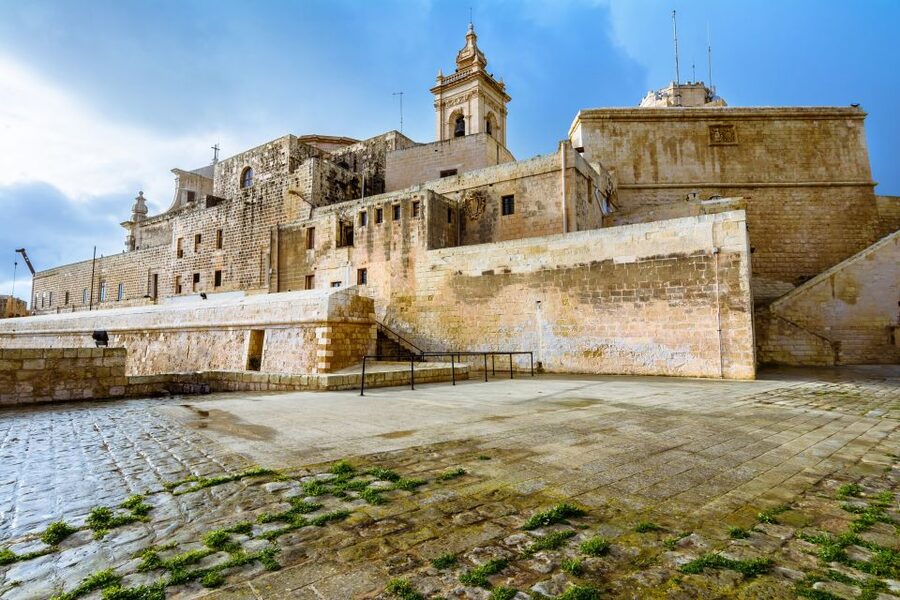 Sliema or St. Paul's Bay: Best of Gozo and Comino Day Trip - Victoria and the Citadel in a 1.5-hour window